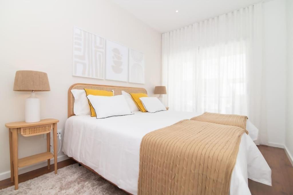 Cozy Sea View Apartment Near City & Airport Ponta Delgada Exterior foto