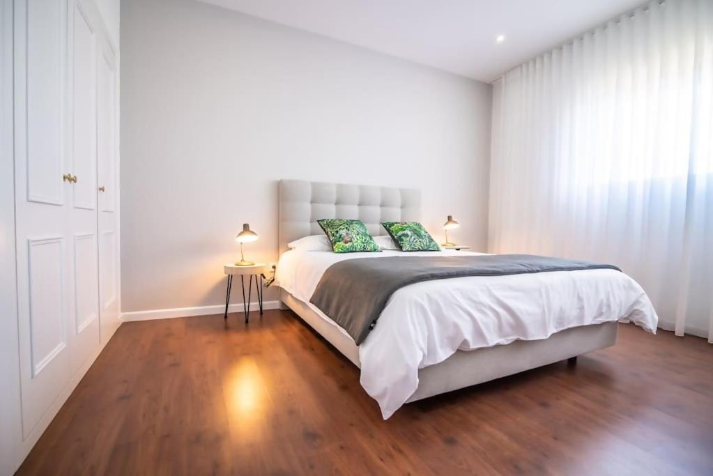 Cozy Sea View Apartment Near City & Airport Ponta Delgada Exterior foto
